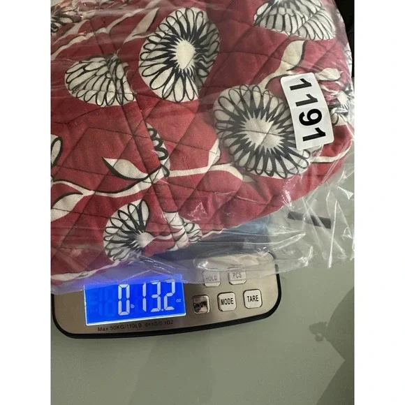 Vera Bradly Red White Black Duffle Traveler Deco Daisy Large Bag Shoulder Staps - Picture 12 of 12